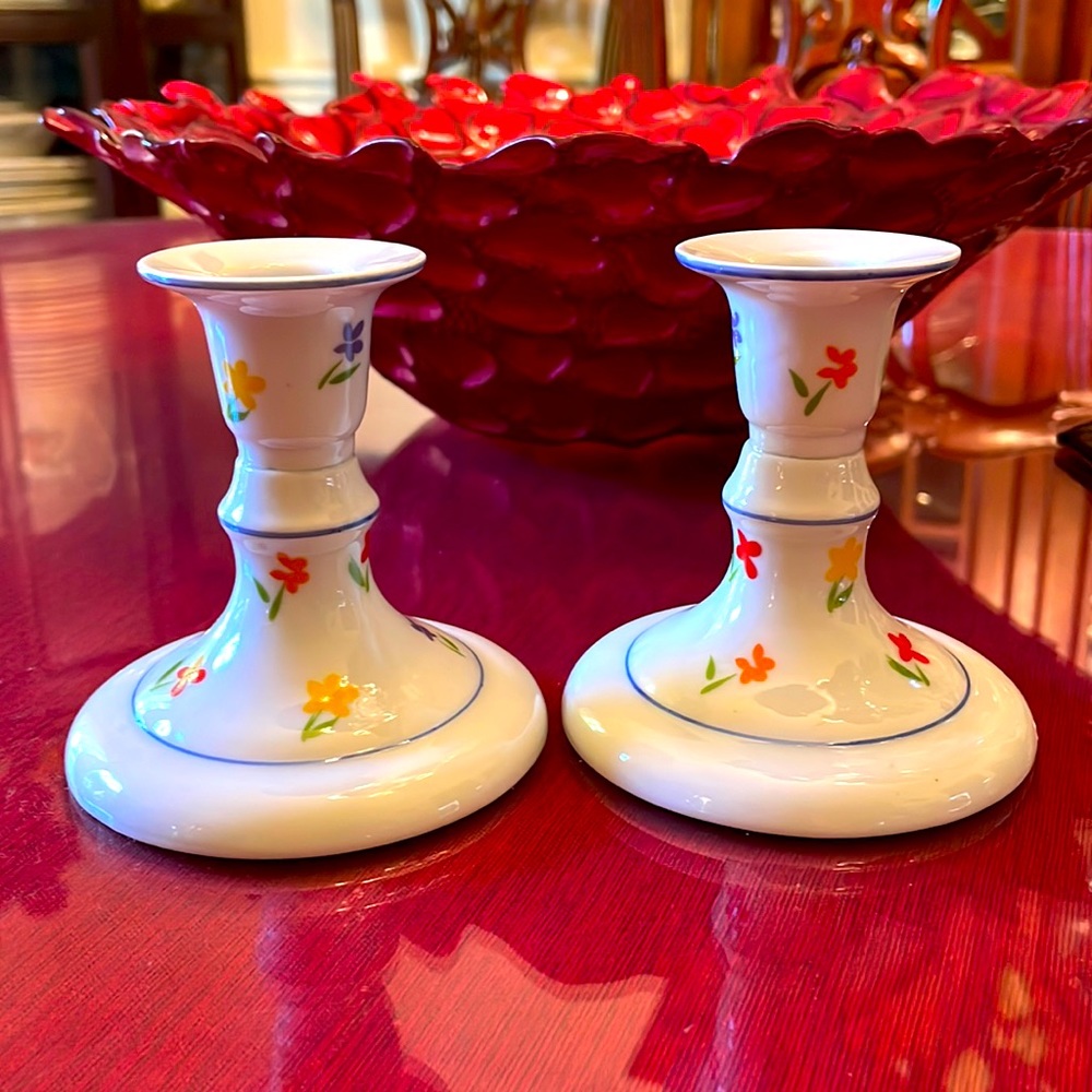 Vintage Floral Candle Compliments by Crowning Touch Japan